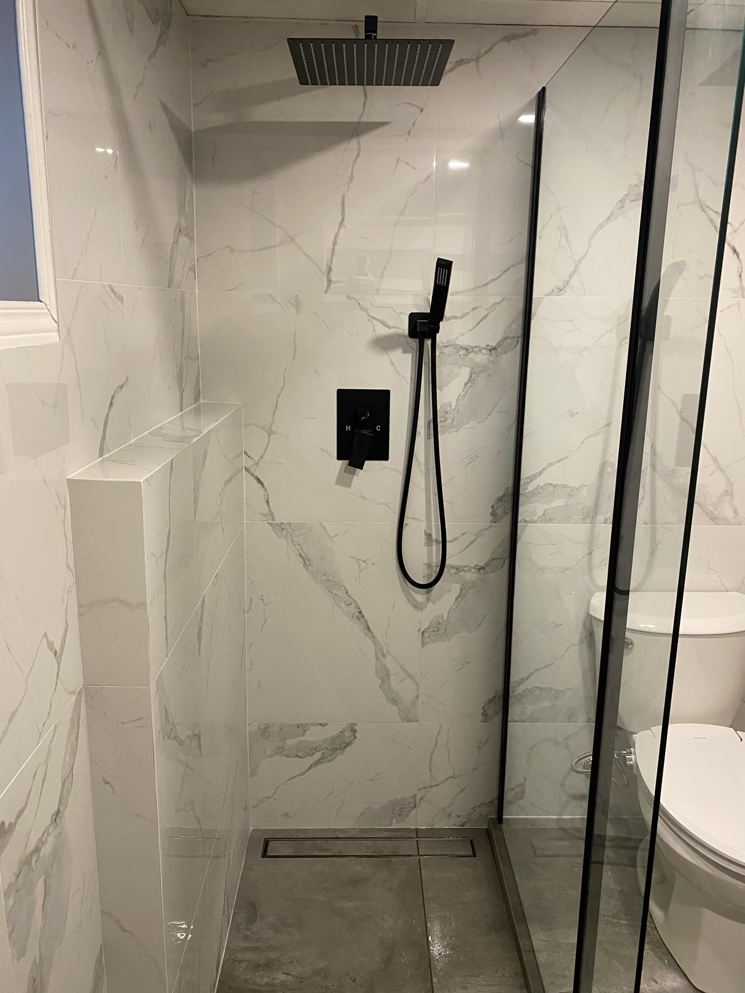 portfolio-toilet-2-shower-inside